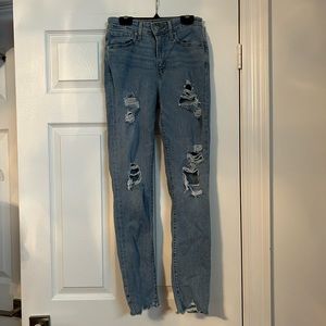 Levi’s ripped skinny jeans